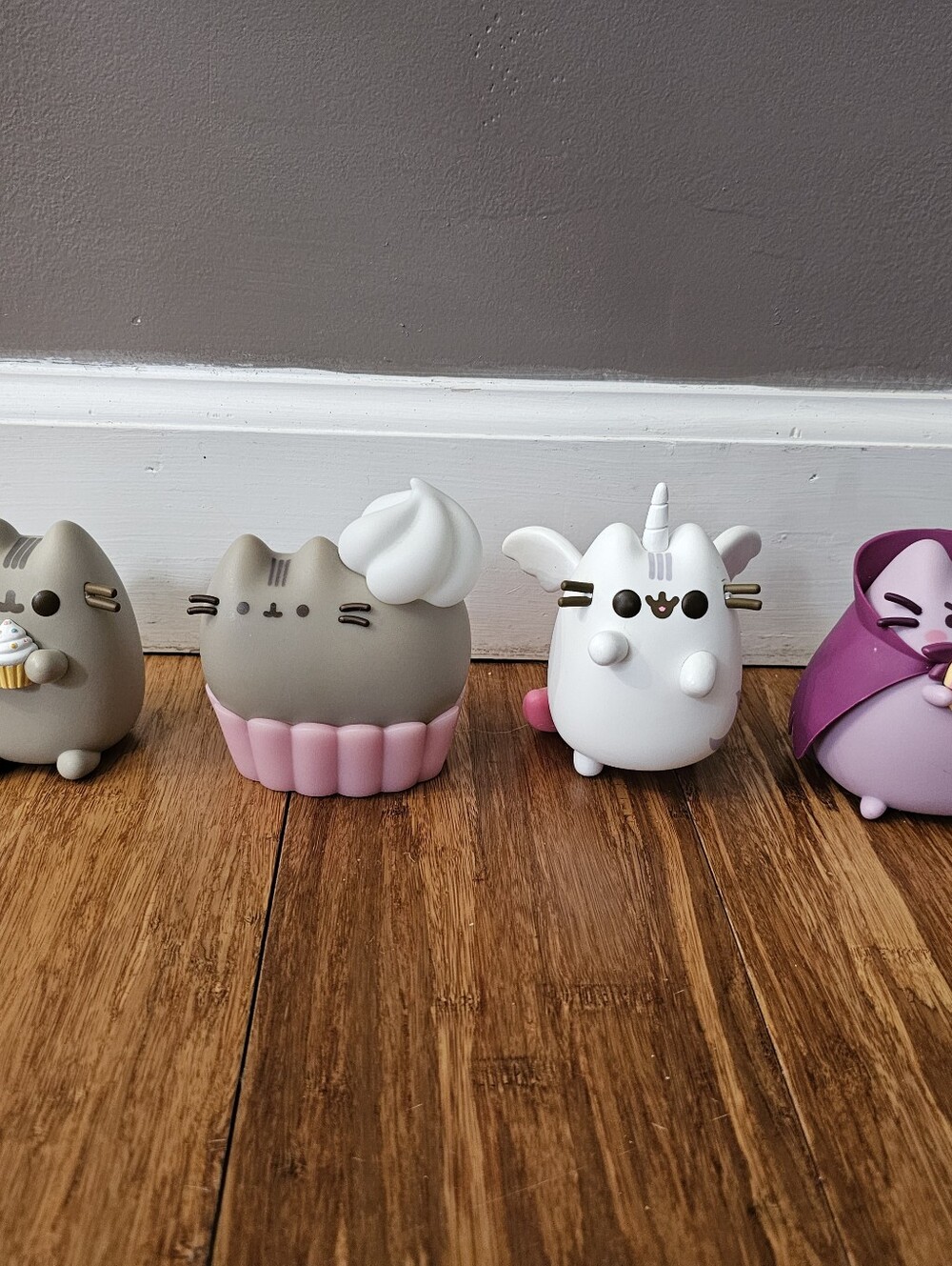 Authentic Pusheen Vinyl Mini Figure Lot of 4 Cupcake Super Pusheenicorn Vampire